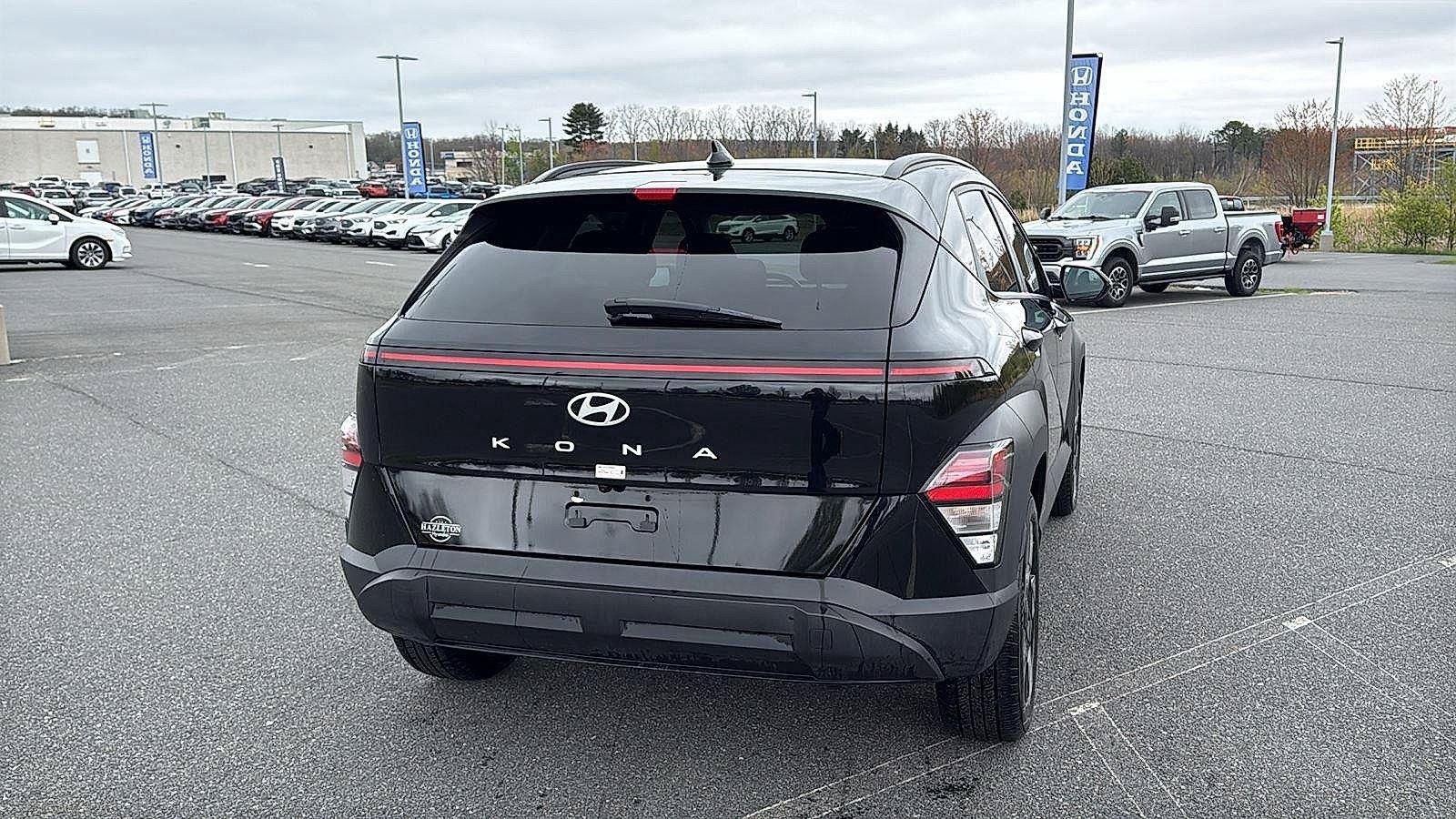 Used 2024 Hyundai Kona SEL FWD image 7