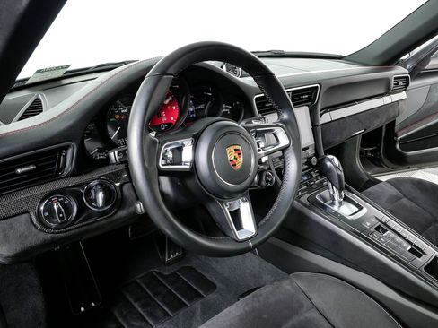 Certified 2018 Porsche 911 Carrera GTS RWD image 4