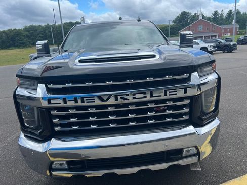 Used 2021 Chevrolet Silverado 2500 LTZ w/ LTZ Premium Package AWD/4WD image 3