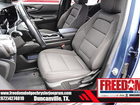 Used 2025 Chevrolet Equinox LT FWD image 13