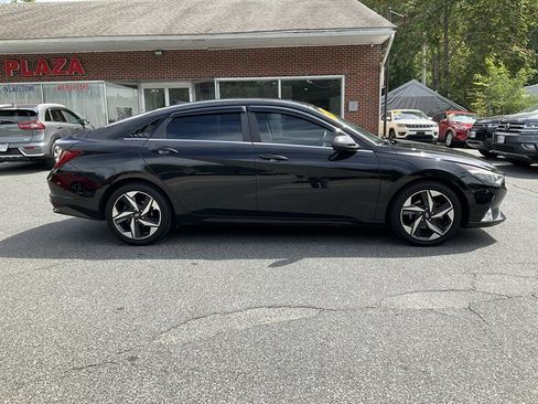 Used 2021 Hyundai Elantra SEL w/ Convenience + Premium Package FWD image 4