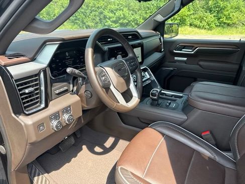 Used 2023 GMC Sierra 1500 Denali w/ Denali Reserve Package AWD/4WD image 16