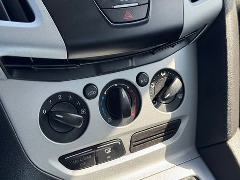 Used 2012 Ford Focus SE FWD image 19
