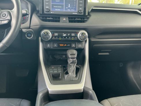 Used 2020 Toyota RAV4 XLE w/ Convenience Package image 20