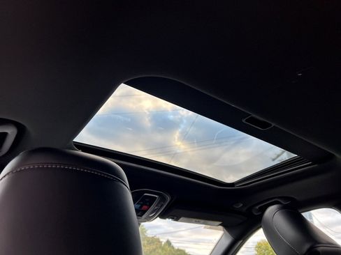 New 2025 Jeep Grand Cherokee Altitude image 17