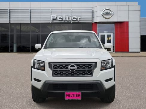 Used 2023 Nissan Frontier SV w/ Technology Package image 2