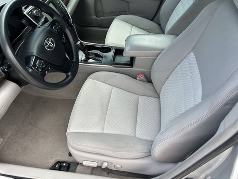 Used 2016 Toyota Camry LE FWD image 11