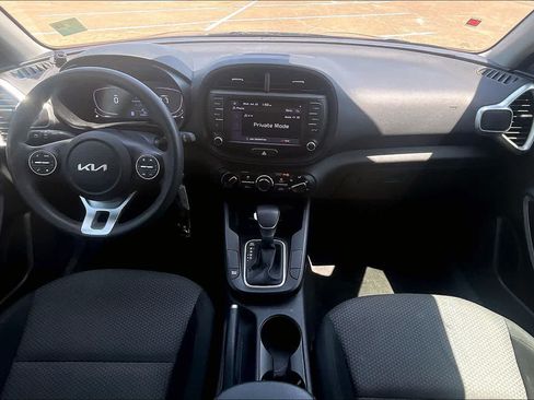 Certified 2023 Kia Soul LX FWD image 8