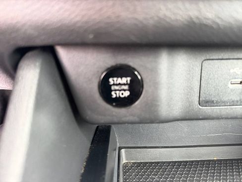 Used 2024 Nissan Rogue S AWD/4WD image 20