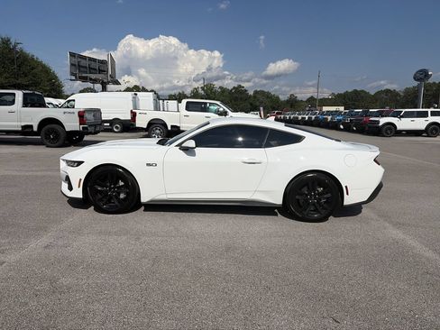 Used 2024 Ford Mustang GT RWD image 4