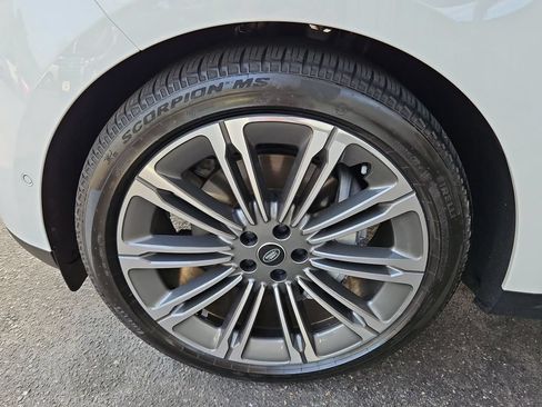 Used 2025 Land Rover Range Rover Sport SE AWD/4WD image 35