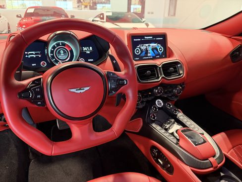 Used 2019 Aston Martin V8 Vantage Coupe RWD image 3
