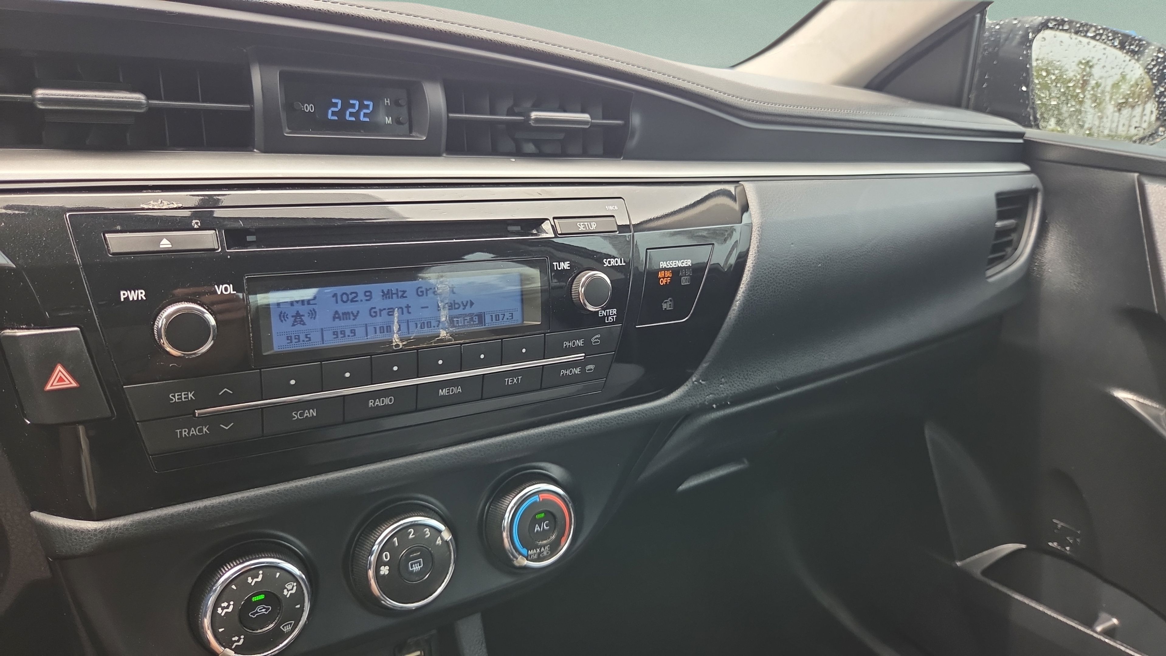 Used 2015 Toyota Corolla L FWD image 19