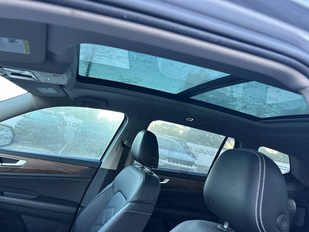 Used 2024 Volkswagen Atlas SE w/ Panoramic Sunroof Package AWD/4WD image 11