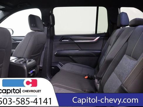 Used 2025 GMC Acadia Elevation image 27