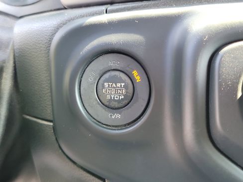 Used 2019 Jeep Wrangler Sport image 25