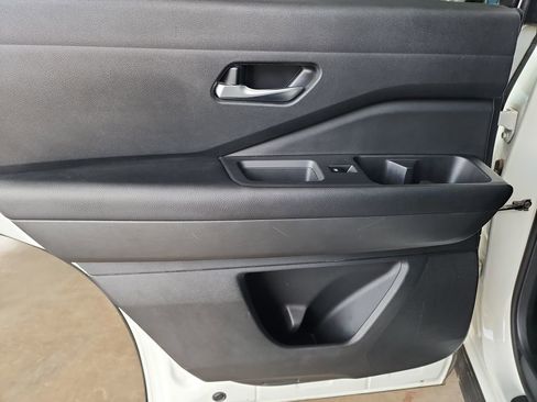 Used 2022 Nissan Pathfinder SV FWD image 37