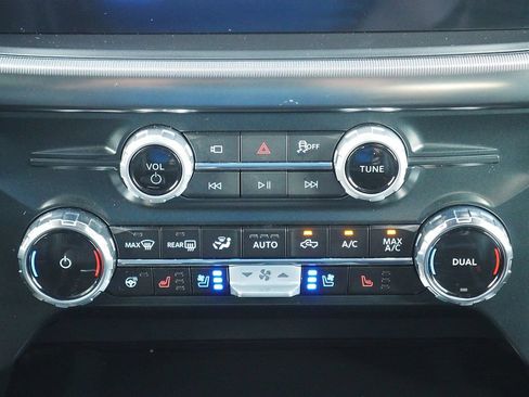 Used 2025 Ford F150 Lariat w/ Bed Utility Package AWD/4WD image 23