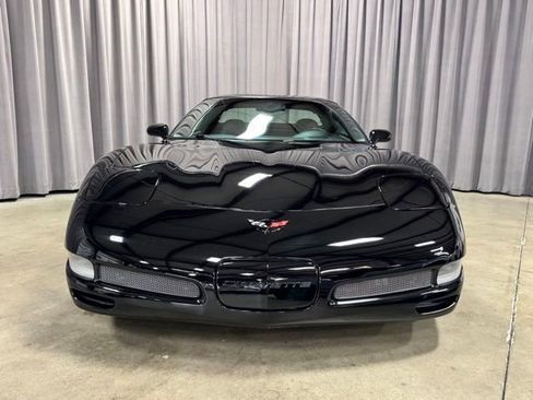 Used 2004 Chevrolet Corvette Z06 w/ Memory Package RWD image 2
