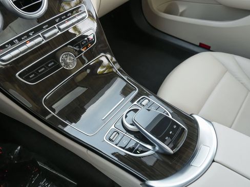 Used 2021 Mercedes-Benz C 300 Sedan image 10