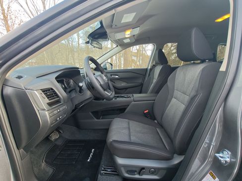 Used 2026 Nissan Rogue SV w/ Cold Weather Package image 4