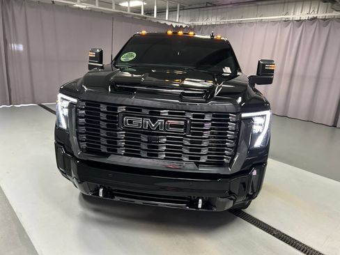 Used 2024 GMC Sierra 2500 Denali Ultimate AWD/4WD image 2