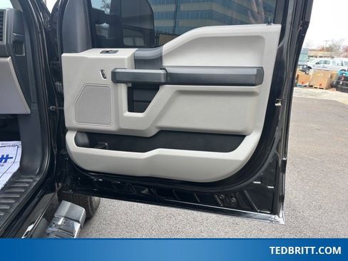Used 2022 Ford F250 XL w/ Power Equipment Group image 21