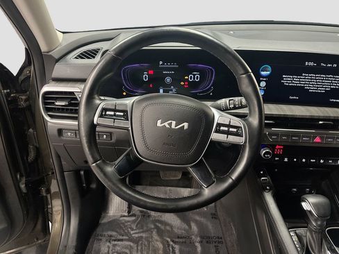 Used 2023 Kia Telluride EX image 11
