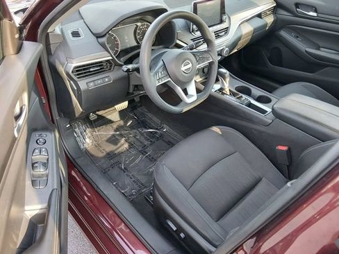 Certified 2025 Nissan Altima 2.5 SV FWD image 9