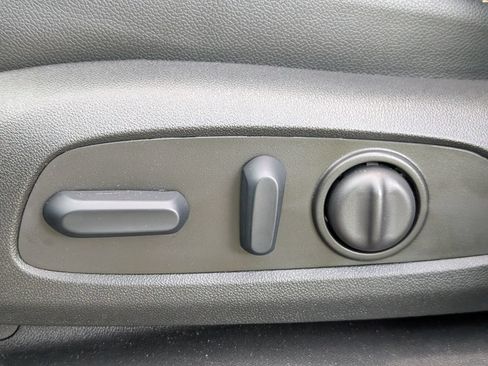 Used 2024 Chevrolet Equinox Premier FWD image 36