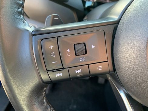 Used 2025 Nissan Pathfinder SV image 14