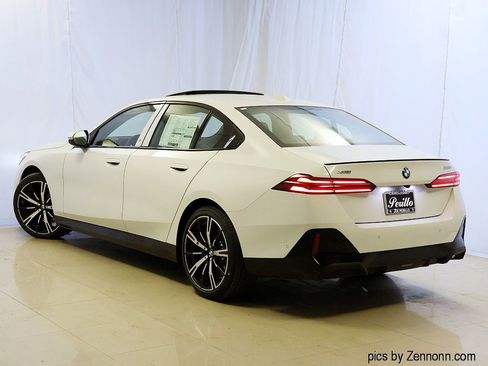 New 2026 BMW 530i xDrive 530i xDrive w/ M Sport Package image 9