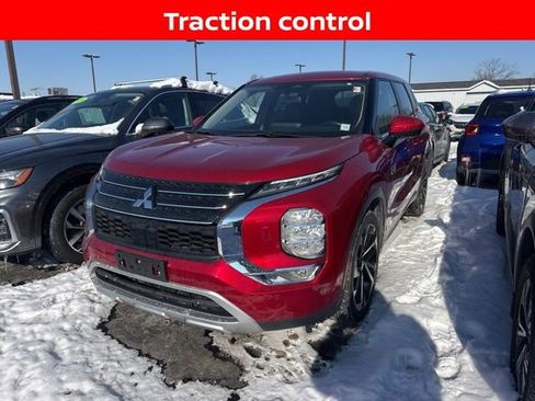 Used 2023 Mitsubishi Outlander SE image 5
