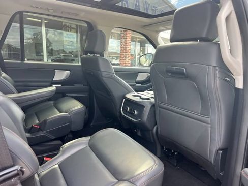 Used 2025 Ford Expedition Active AWD/4WD image 26