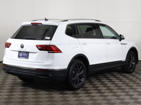Used 2024 Volkswagen Tiguan SE FWD image 12