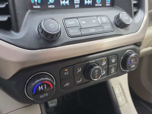 Used 2019 GMC Acadia Denali w/ Technology Package image 19