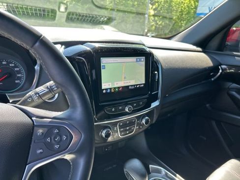 Used 2023 Chevrolet Traverse RS FWD image 24