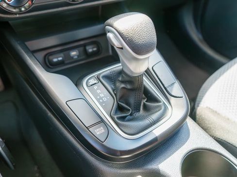 Used 2023 Kia Soul LX image 31