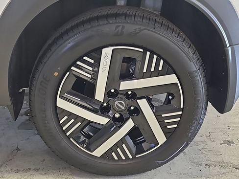 New 2026 Nissan Kicks SV w/ Illumination Package FWD image 32