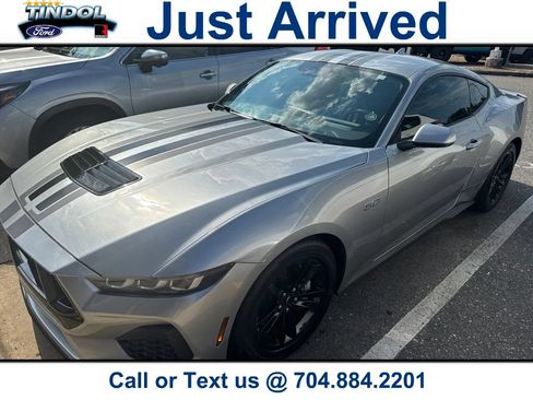 Used 2024 Ford Mustang GT RWD image 1