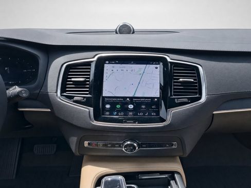 Certified 2024 Volvo XC90 T8 Ultimate w/ Lounge Package AWD/4WD image 16