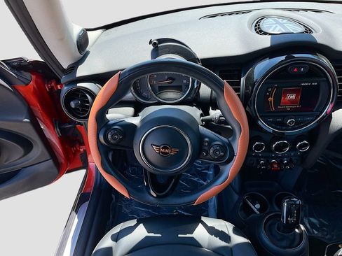 Used 2020 MINI Cooper 2-Door Hardtop w/ Premium Package FWD image 22