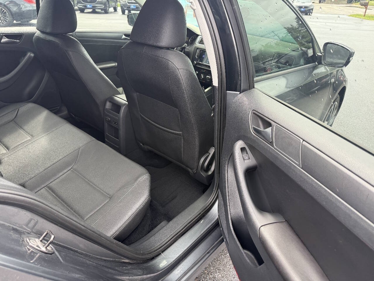 Used 2012 Volkswagen Jetta SE FWD image 7