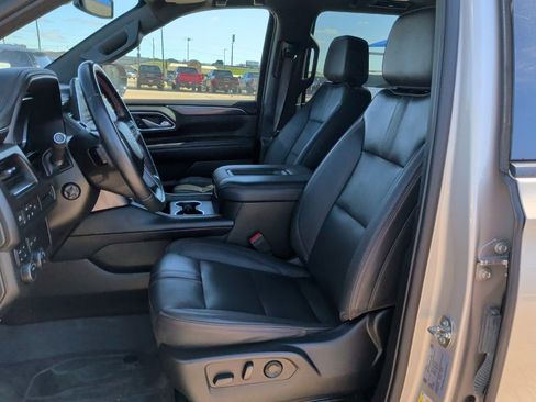 Used 2023 Chevrolet Suburban RST w/ Sport Performance Package image 15