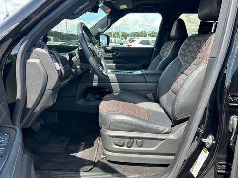 Used 2025 Nissan Armada Platinum w/ Convenience Package RWD image 29