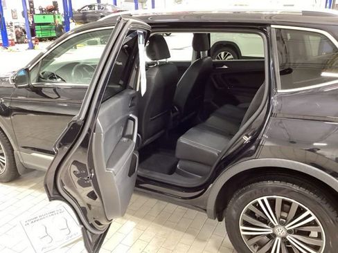 Used 2018 Volkswagen Tiguan SEL AWD/4WD image 12