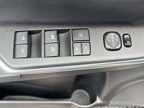 Used 2017 Toyota Camry SE FWD image 7