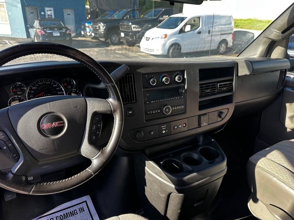 Used 2022 GMC Savana 3500 Extended w/ Power Convenience Package RWD image 13