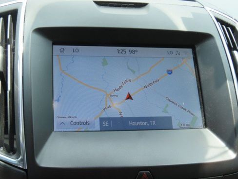 Used 2020 Ford Edge Titanium FWD image 29