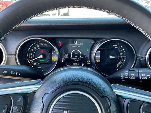 Used 2023 Jeep Wrangler Unlimited Sahara AWD/4WD image 20